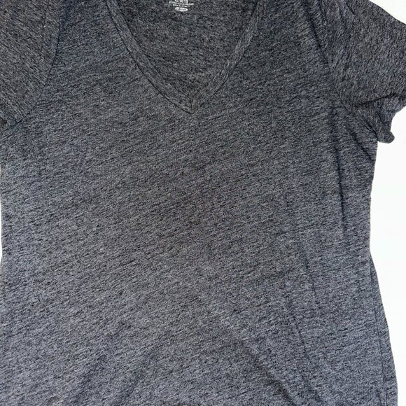 Old Navy Vintage Women’s XL Gray V-Neck Short Sleeve Soft T-Shirt - A154 - Picture 4 of 5